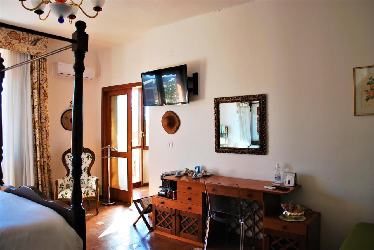 Hotel La Terrazza Di Anna Sassari Exterior foto