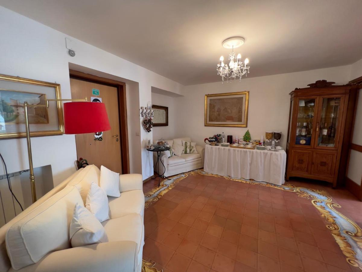 Hotel La Terrazza Di Anna Sassari Exterior foto